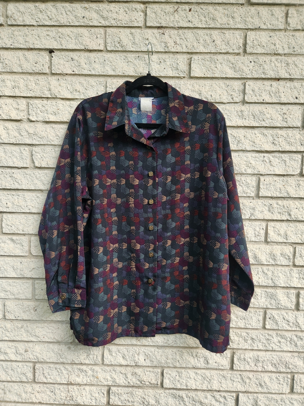 90s Patterned Button-Up Shirt in Navy with Multicolor Geo Print